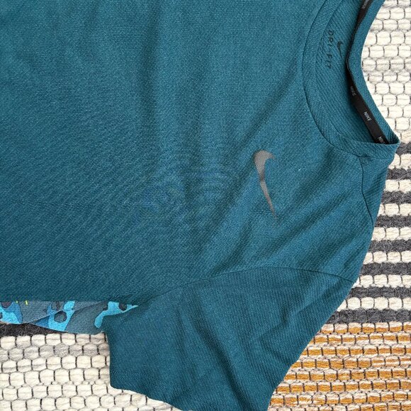 Nike Dri-FIT Performance Tee - Picture 2 of 4